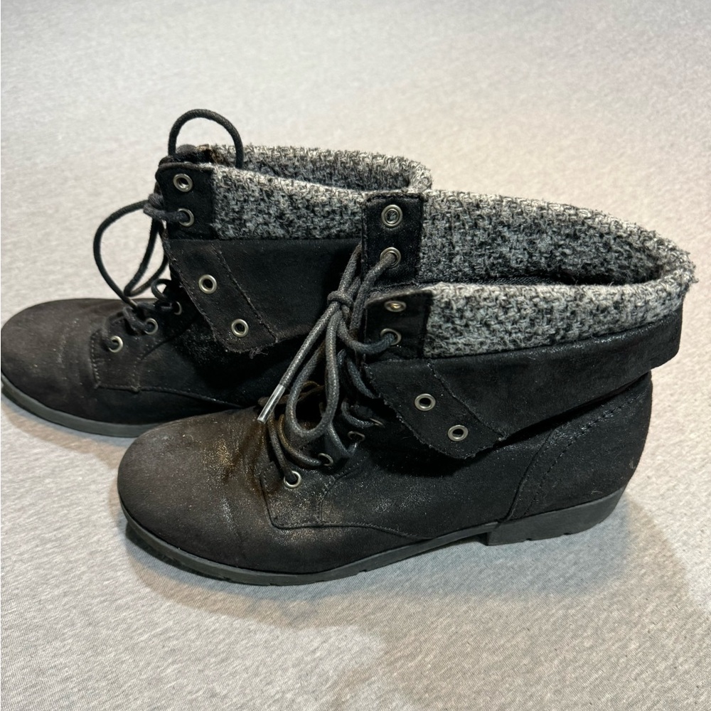 Arizona Jean Company Boots, Black. Size 9M, fits more like 8.5. Gently worn.